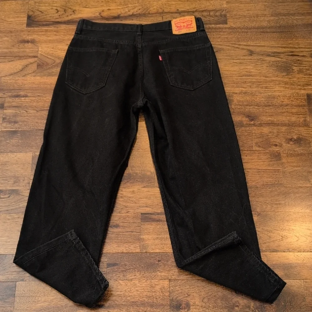 Mens Levi's 550 Relaxed fit black jeans size 36/32